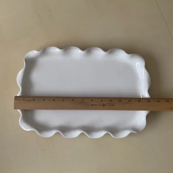 Beautiful Fluted Edge White Ceramic Serving Platter / Tray 🍪 🕯️ 🍣 - Picture 3 of 5